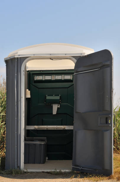 Best Porta potty delivery and setup  in Forest Hills, MI